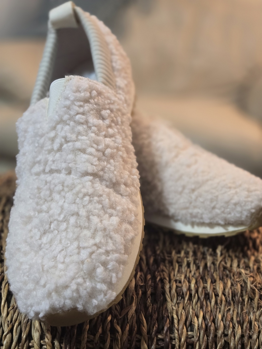 TOMS Alpargata Resident Faux Shearling Slip-On Shoes NWT Cream Size 10